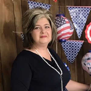 Meet your Posher, Adria